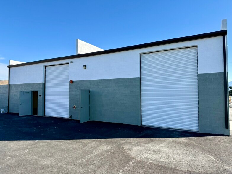 More Photos Of 22 Cash Dr, Mound House Warehouse For Lease