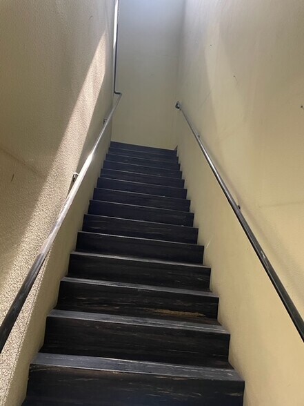 More Photos Of 937 S Alameda St, Los Angeles Warehouse For Lease