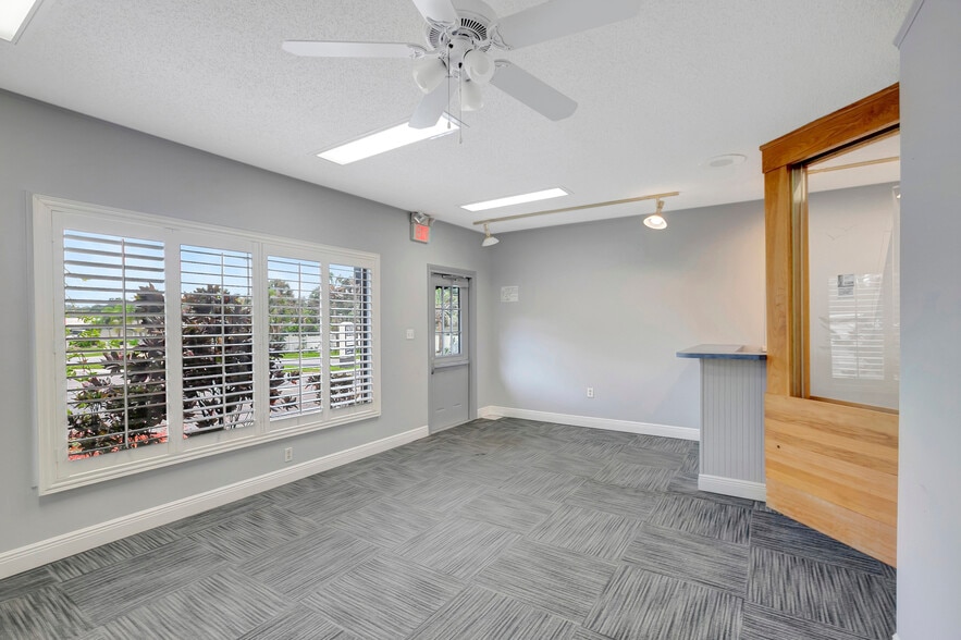 More Photos Of 1511 Indian Rocks Rd S, Largo Medical For Lease