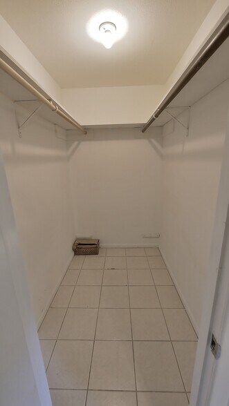 More Photos Of 7115 Satsuma Dr, Houston Unknown For Lease