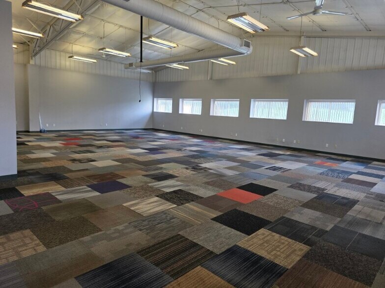 More Photos Of 1115 Commercial Ave, Reedsburg Service For Lease