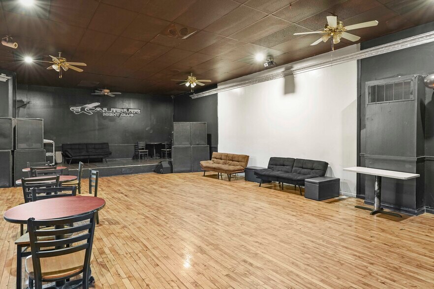 More Photos Of 4620 Tod Ave, East Chicago General Retail For Sale