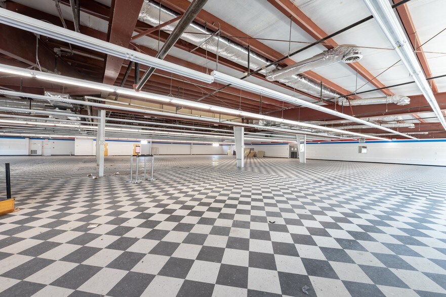 More Photos Of 3074 Cranberry Hwy, East Wareham Freestanding For Lease