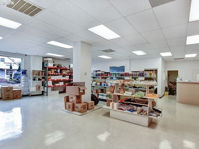 More Photos Of 8105 SE Duke St, Portland Storefront Retail Office For Sale