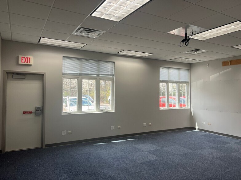 More Photos Of 446 N II Route 31, Crystal Lake Office For Sale