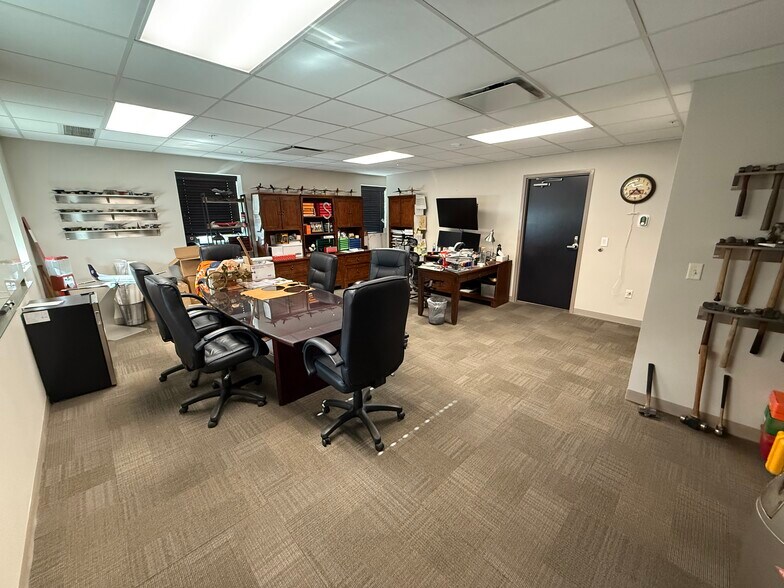 More Photos Of 12875 S Minuteman Dr, Draper Light Manufacturing For Lease