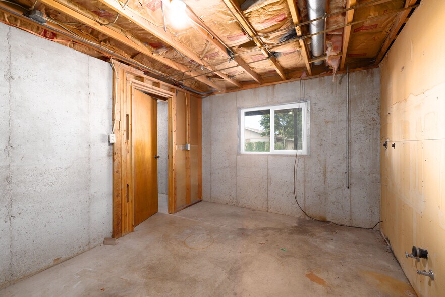 More Photos Of 270 E 5100 S, Washington Terrace Multifamily For Sale