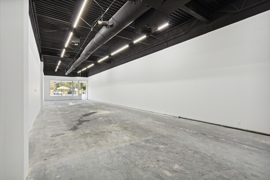 More Photos Of 120-150 May Mart Dr, Rochelle Unknown For Lease