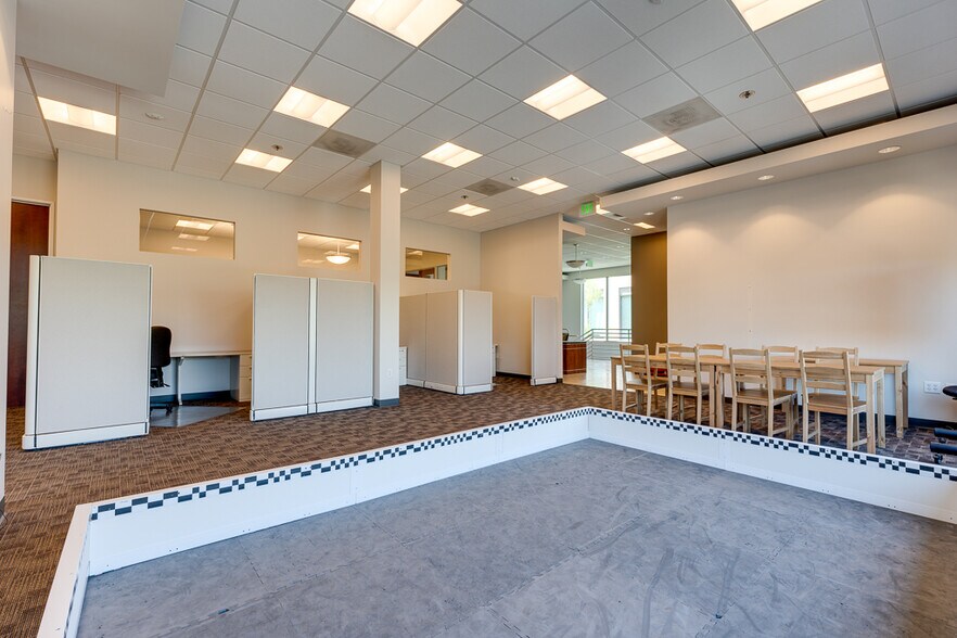 More Photos Of 830 Roosevelt Ave, Irvine Office For Sale