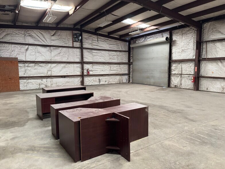 More Photos Of 4745 Fannett Rd, Beaumont Industrial For Lease