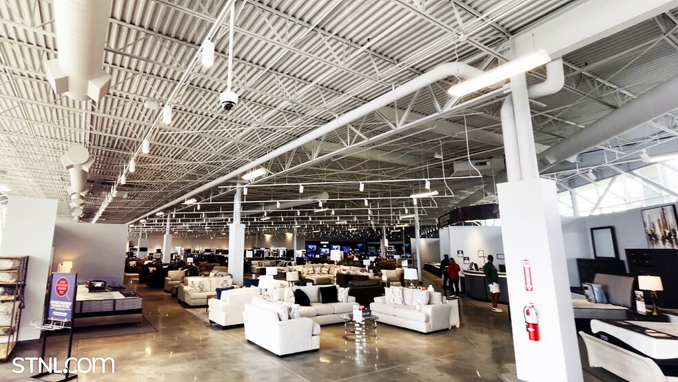 More Photos Of 9222-9398 Arlington Expy, Jacksonville Unknown For Lease