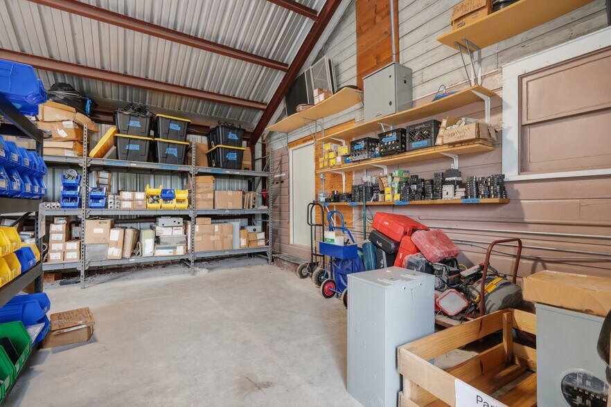 More Photos Of 1512 Posey Rd, San Marcos Office For Sale