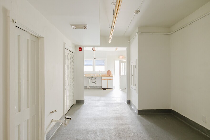 More Photos Of 323 Warren St, Hudson Storefront Retail Residential For Sale