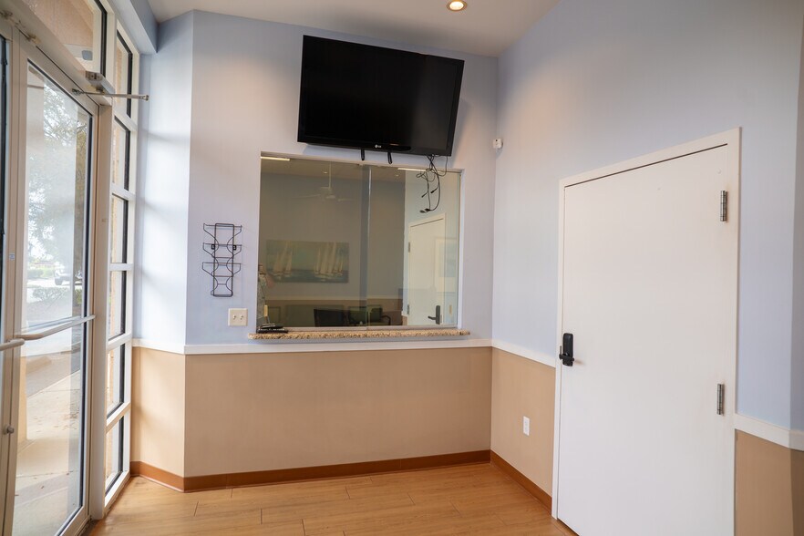 More Photos Of 2439 Country Place Blvd, Trinity Medical For Lease