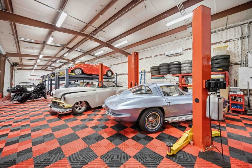 More Photos Of 180 Artists Ave, Englewood Warehouse For Sale