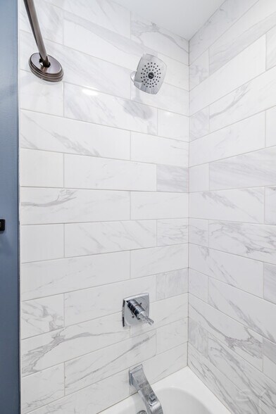 More Photos Of 6126 Eberhart ave, Chicago Apartments For Sale