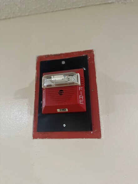 More Photos Of 1844 Benton Blvd, Kansas City Specialty For Lease