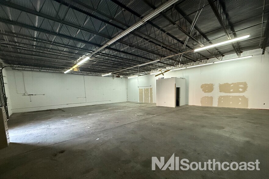More Photos Of 3700-3758 SE Dixie Hwy, Stuart General Retail For Lease