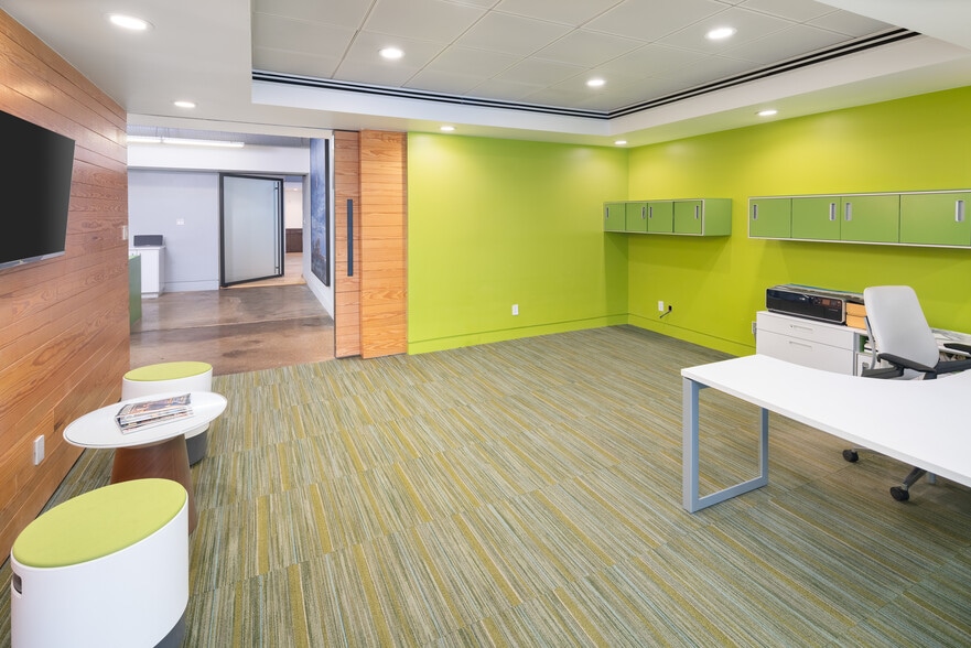 More Photos Of 127 Pittsburg St, Dallas Loft Creative Space For Lease