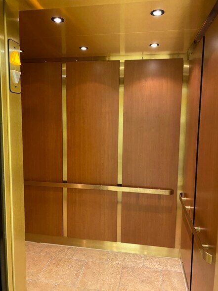 More Photos Of 345 N Main St, New City Office For Lease