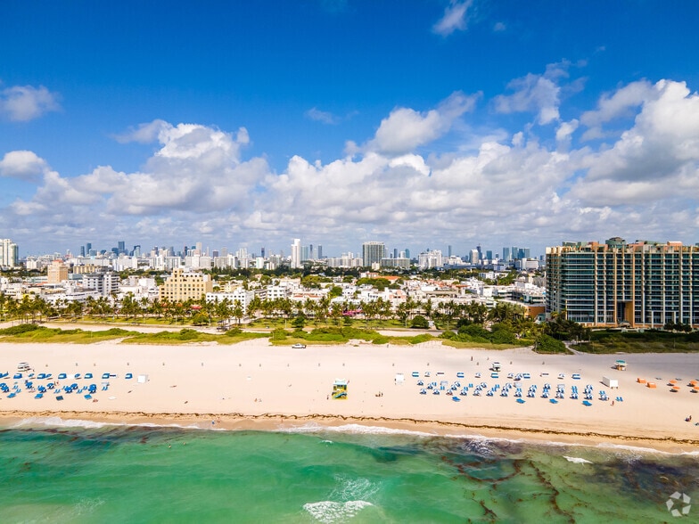 More Photos Of 1412 Ocean Dr, Miami Beach Restaurant For Lease