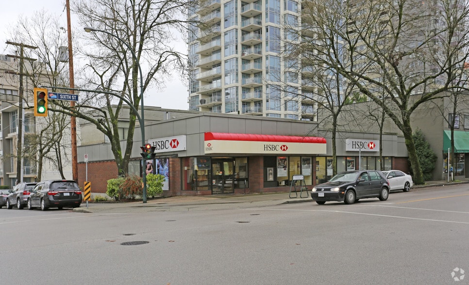 More Photos Of 504 6th St, New Westminster Bank For Lease