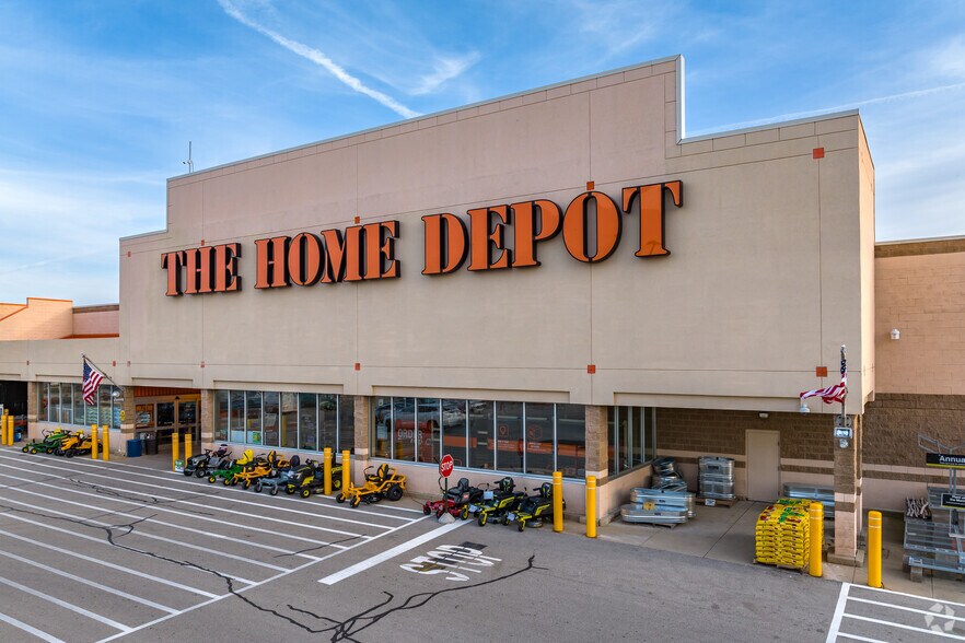 More Photos Of 2211-2417 S Green Bay Rd, Racine Unknown For Lease