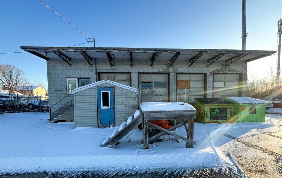 More Photos Of 1740 Queensdale Av, Ottawa Land For Lease