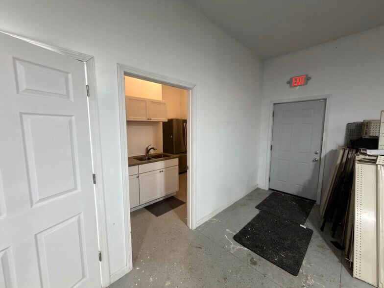 More Photos Of 205 Wiley ave, Washington General Retail For Sale