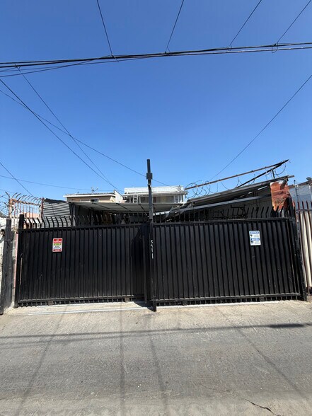 More Photos Of 5911 S Broadway, Los Angeles Storefront Retail Residential For Sale