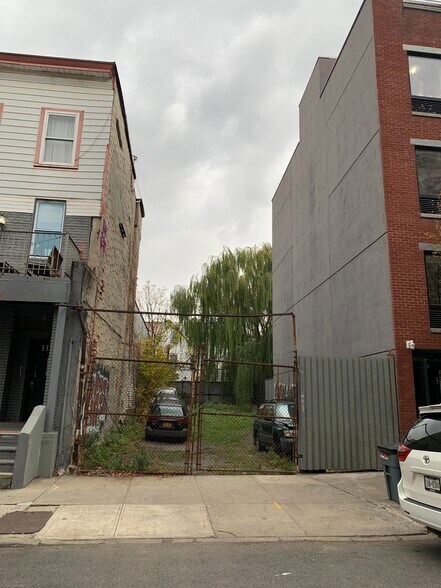 More Photos Of 1 S 1st St, Brooklyn Land For Sale