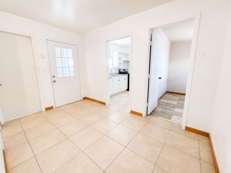 More Photos Of 1507 Pearl St, Bakersfield Apartments For Sale
