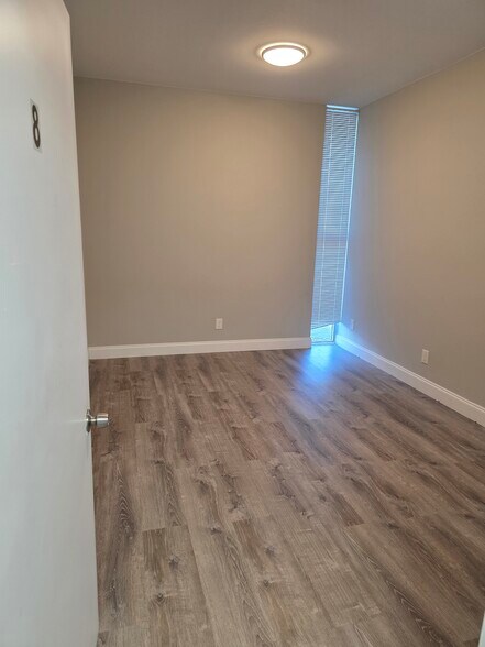 More Photos Of 4100-4158 5th Ave N, Saint Petersburg Coworking Space