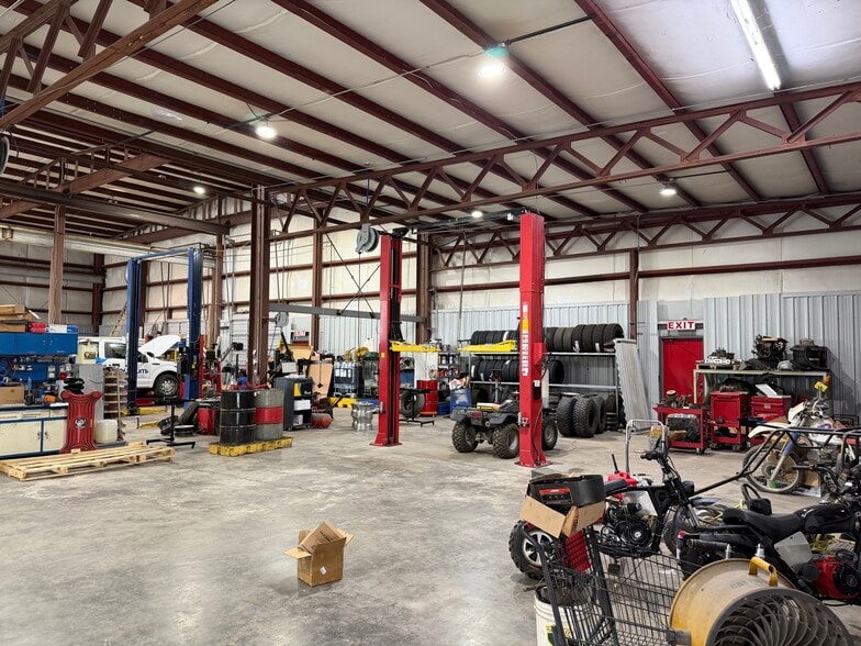 More Photos Of 103 Lee St, Monroe Manufacturing For Lease