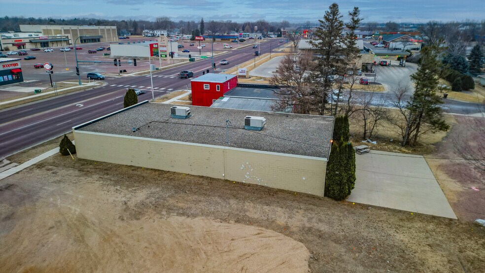 More Photos Of 411 S State St, Fairmont Light Distribution For Sale