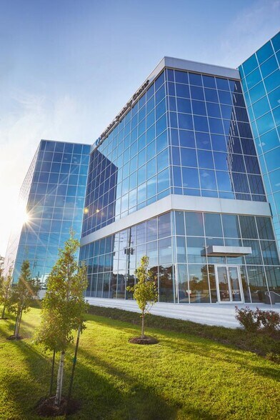 More Photos Of 1900 North Loop W, Houston Medical For Lease