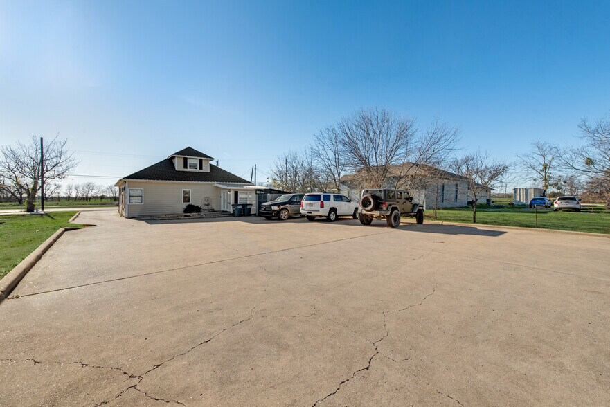 More Photos Of 1271 S State Highway 205, Rockwall Office Residential For Lease