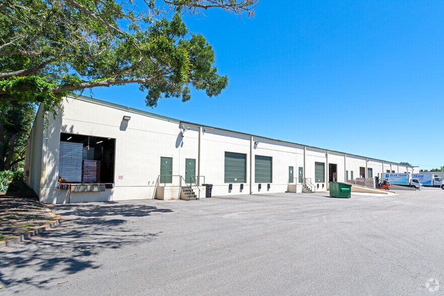 More Photos Of 6203 Johns Rd, Tampa Unknown For Lease