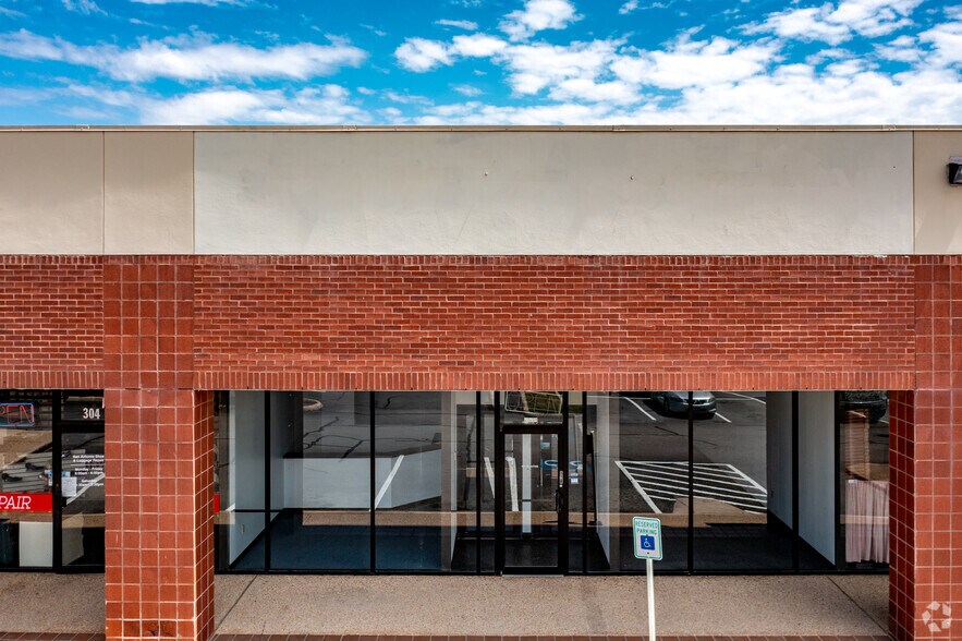 More Photos Of 903 E Bitters Rd, San Antonio Unknown For Lease