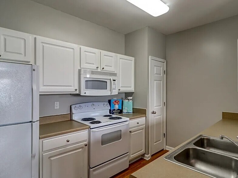 More Photos Of 1300 Independence Place Dr, Hinesville Apartments For Sale