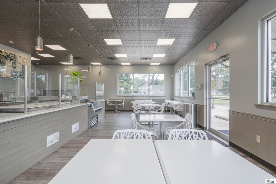 More Photos Of 1412 Ridge Ave, West Monroe Restaurant For Sale