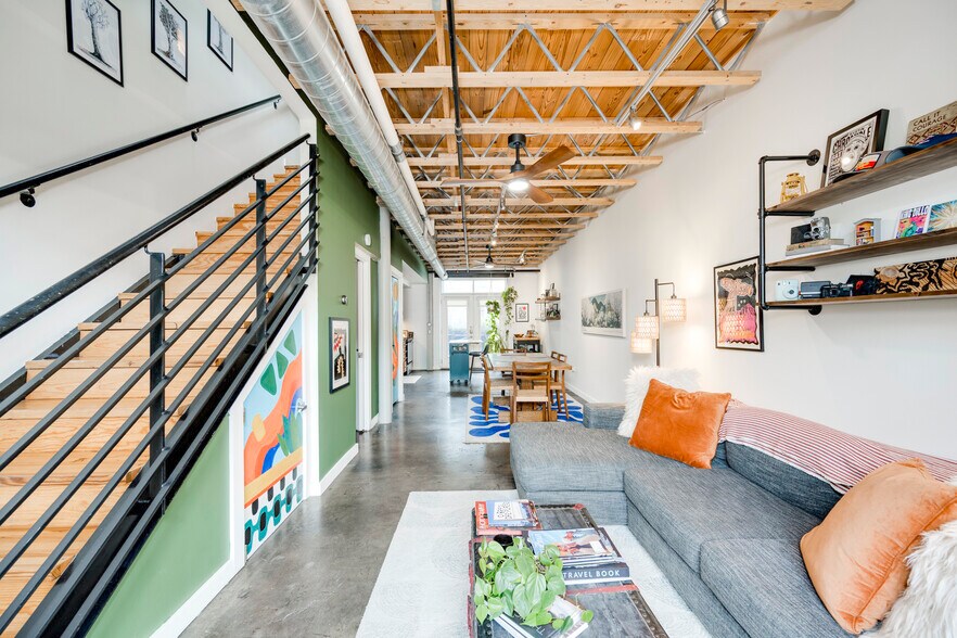 More Photos Of 1305 E 6th St, Austin Office For Lease