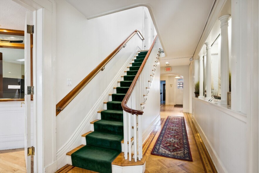 More Photos Of 27 Elm St, New Haven Office Residential For Sale