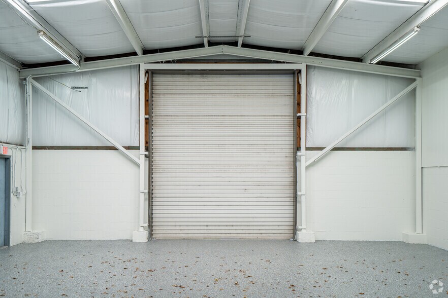 More Photos Of 4455 Ulmerton Rd, Clearwater Warehouse For Lease