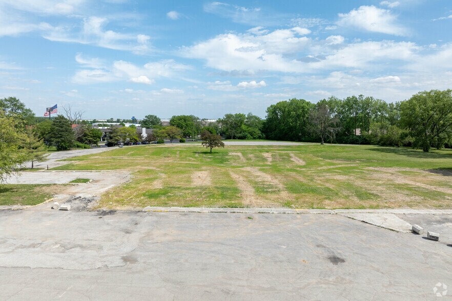 More Photos Of 1117 E Main St, Greenwood Land For Sale