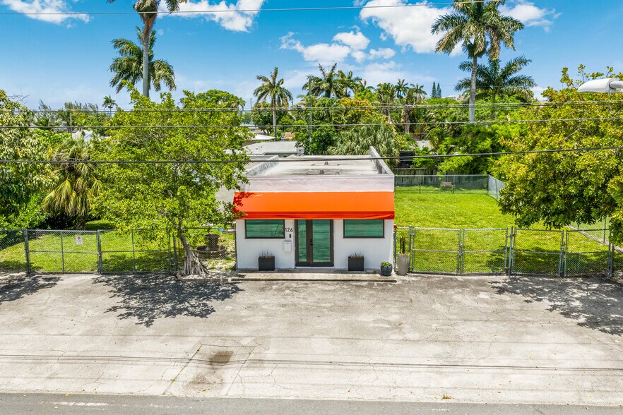 More Photos Of 126 NE 1st Ave, Dania Beach Office For Sale