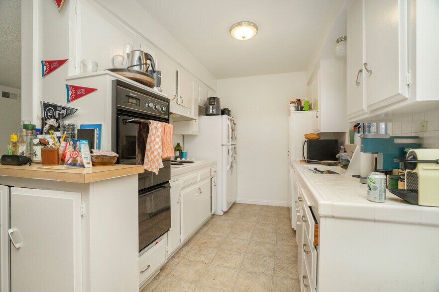 More Photos Of 7749-7755 Saint Bernard St, Playa Del Rey Apartments For Sale