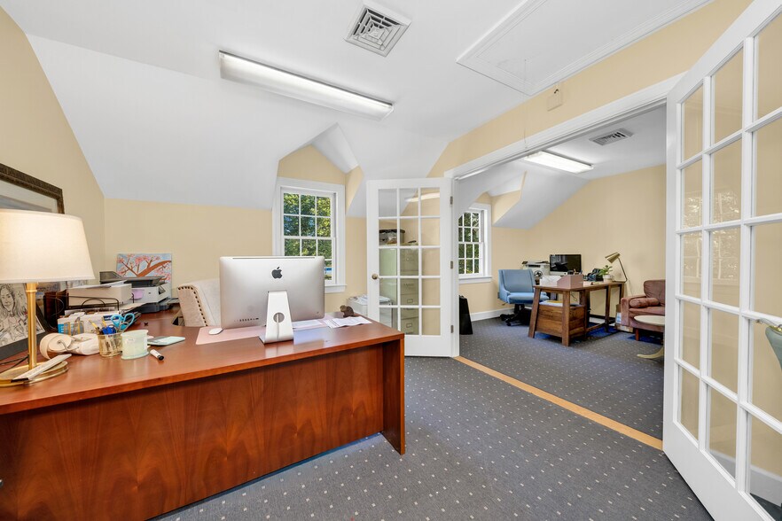 More Photos Of 58 Main St, Topsfield Office For Sale