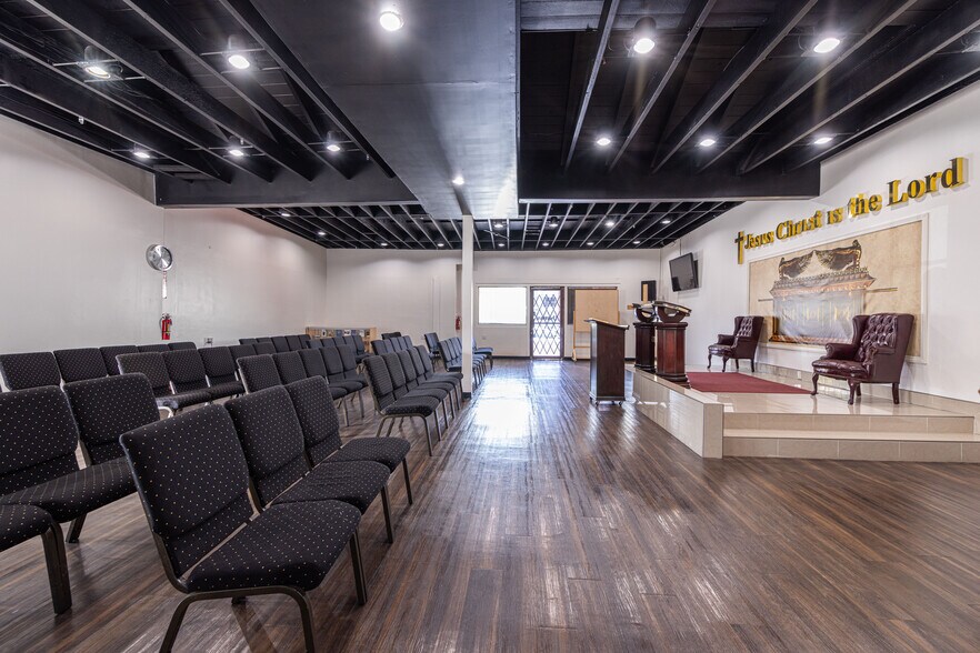 Primary Photo Of 3912 Eagle Rock Blvd, Los Angeles Office For Lease