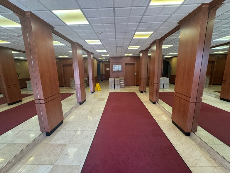 More Photos Of 990 Westbury Rd, Westbury Office For Sale